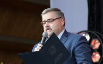 Start nauki w szkołach średnich. Starosta cytuje słowa Einsteina