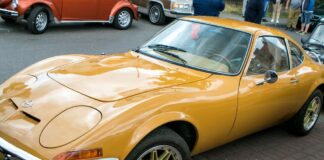 Bochnia. Rajd zabytkowych samochodów śladami gen. Leopolda Okulickiego – ZDJĘCIA