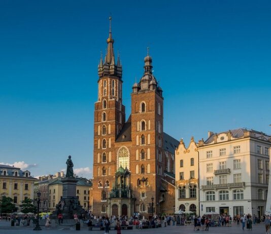 🔸 Czy warto kupić mieszkanie w 2022 roku?