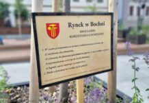 Bochnia. Na Rynku pojawił się „Regulamin korzystania z fontanny”