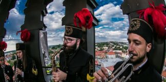 Bochnia. Orkiestra grała majówki z wieży Bazyliki – ZDJĘCIA