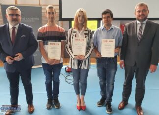 Uczniowie z trzech powiatów wzięli udział w konkursie wiedzy o sejmie