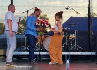 Gmina Bochnia. Kwiaty i „Sto lat” dla Sary James – WIDEO