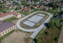 Trwają prace przy budowie orlika lekkoatletycznego w Rzezawie