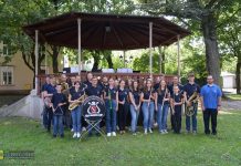 Bochnia. Strażacka orkiestra z Wiśnicza wystąpiła w altanie na Plantach