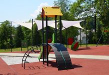 🔸 Zmodernizowany plac zabaw w Nowym Wiśniczu otwarty dla dzieci – ZDJĘCIA