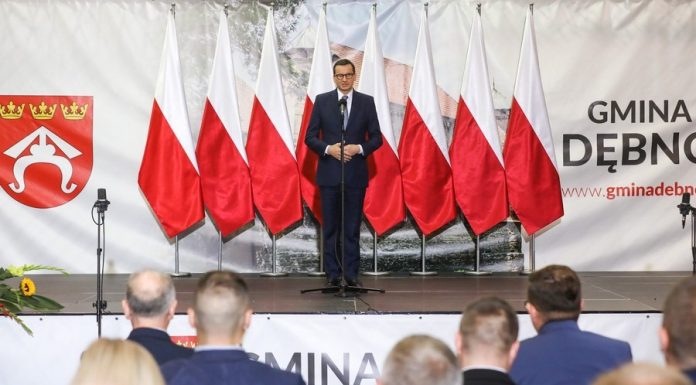 Premier Morawiecki odwiedził żłobek w gminie Dębno. „Drodzy mężowie, też moglibyście czasami pomóc”