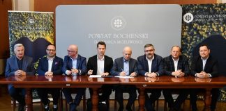 Podpisano umowę na remonty dróg na południu powiatu bocheńskiego. Koszt robót to 18,7 mln złotych