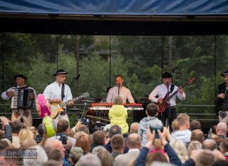 Tak się bawią ludzie. Powitanie Lata w Łazach – ZDJĘCIA
