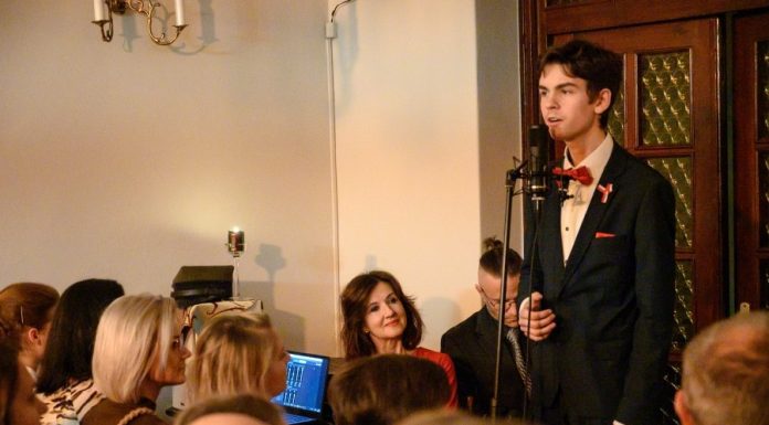 Jesienny wieczór patriotyczny w Domu Bochniaków – ZDJĘCIA