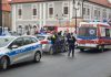 Bochnia. Kolizja w Rynku, samochód wjechał na chodnik – ZDJĘCIA