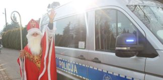 Brzesko. Święty Mikołaj w asyście policji z wizytą w Domu Pomocy Społecznej – ZDJĘCIA