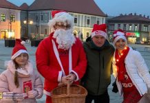 Na Rynku w Bochni Mikołaj rozdawał prezenty