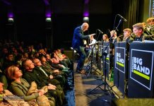 Pełna sala na premierowym koncercie Big Band Bochnia – ZDJĘCIA