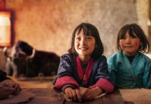 W czwartek w Klubie Filmowym: „Lunana. Szkoła na końcu świata” – WIDEO