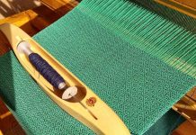 🔸 Pracownia tkacka – Weaving Hill