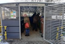 Mieszkańcy Bochni przestają segregować odpady? Radni skontrolowali śmietniki na osiedlach – ZDJĘCIA