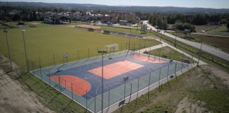 🔸 Gmina Rzezawa: w ośmiu latach wybudowano pięć pięknych boisk wielofunkcyjnych z nawierzchnią poliuretanową