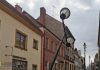 Bochnia. Znów złamana latarnia na ul. Wolnica