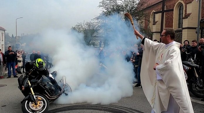 Otwarcie sezonu motocyklowego w Bochni – ZDJĘCIA, WIDEO