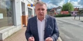 Bartosz Arłukowicz (KO) w Brzesku: „Sklepy padły. Przy rynku 11 lokali do wynajęcia” – WIDEO