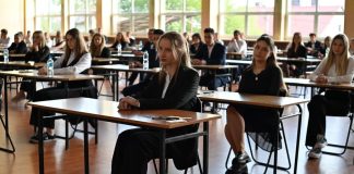Matura 2023. Najpierw język polski – ZDJĘCIA z I LO w Bochni