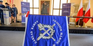 Zakład Karny w Nowym Wiśniczu otrzymał sztandar – ZDJĘCIA