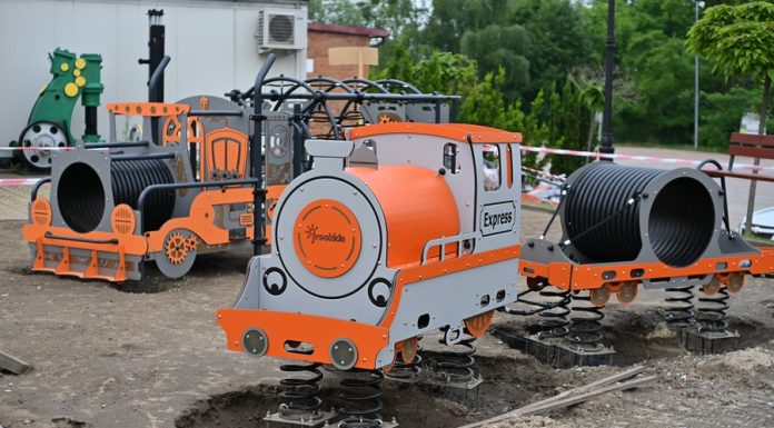 Nietypowy plac zabaw powstaje przy szybie Campi w Bochni – ZDJĘCIA