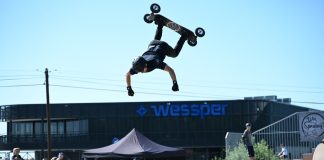 Otwarto skatepark w Rzezawie – ZDJĘCIA
