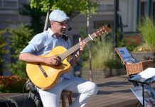 Kulturalna Od-nowa. Na Rynku w Bochni wystąpił Francois Martineau – ZDJĘCIA