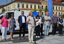 Politycy PiS na Rynku w Bochni mówili o programie „Rodzina 800+”