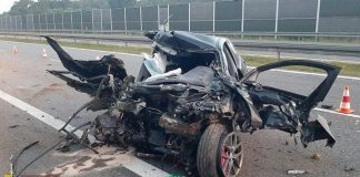 Wypadek na A4. BMW rozbiło się o bariery w Damienicach