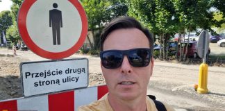 Którędy na dworzec? Utrudnienia dla pieszych przez remont ulicy Poniatowskiego – WIDEO