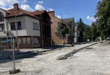 Ul. Poniatowskiego w Bochni. Po remoncie jezdnia będzie węższa niż dotychczas