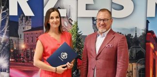 Dyrektorzy brzeskich szkół i przedszkoli – burmistrz wręczył akty powierzenia stanowisk