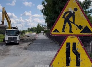 Gmina Bochnia. Trwa przebudowa drogi w Proszówkach