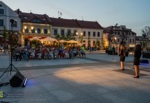 „Koncert pod gwiazdami” na Rynku w Bochni – ZDJĘCIA
