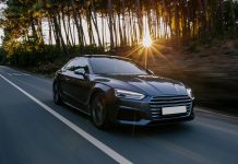 🔸 Wynajem samochodów sportowych. Co warto wiedzieć przed podjęciem decyzji?