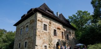 „Weekend z zabytkami”. Zwiedzanie dworu w Wieruszycach – ZDJĘCIA