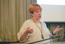 Nowy Wiśnicz. Wykład o archiwaliach pokazujących dzieje Wiśnicza – ZDJĘCIA