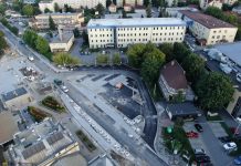 Bochnia. Parkingi przy dworcu PKP tylko dla pasażerów. Uchwała przeszła 5 głosami „za”