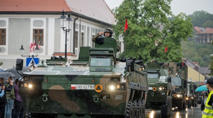 Czołg, defilada i chleb. Święto Batalionu na Rynku w Bochni – ZDJĘCIA, WIDEO
