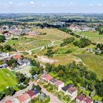 Niepołomice: Boisko sportowe, bieżnia, a wkrótce skatepark. Rusza kolejny etap rewitalizacji błoń