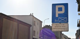 Bochnia. Nauczyciele ze szkoły w centrum wystosowali petycję ws. miejsc parkingowych