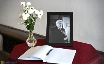 ⚫ Bochnia. W piątek pogrzeb Jana Flaszy. W Muzeum wystawiono Księgę Kondolencyjną