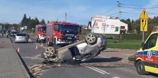 Dachowanie na DW965 w Nowym Wiśniczu. Wszyscy w aucie pijani