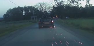 Policyjny pościg za oplem w Wieliczce. Kierowca przewoził narkotyki – WIDEO
