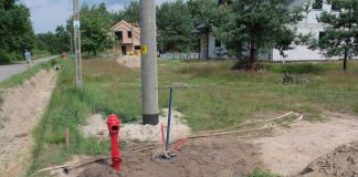 Trwa rozbudowa sieci wodociągowej na terenie gminy Borzęcin