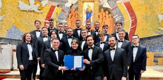 Laury dla Chóru Męskiego Cantores Sancti Nicolai z Bochni na festiwalu w Rumii