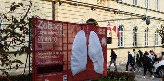 Bochnia. Mobilne płuca stanęły przy I LO i sprawdzą jakość powietrza w mieście